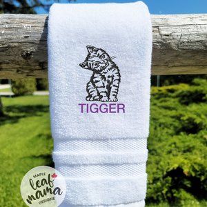 Cat hand towel - custom embroidered white hand towel with cat's name - 1 piece